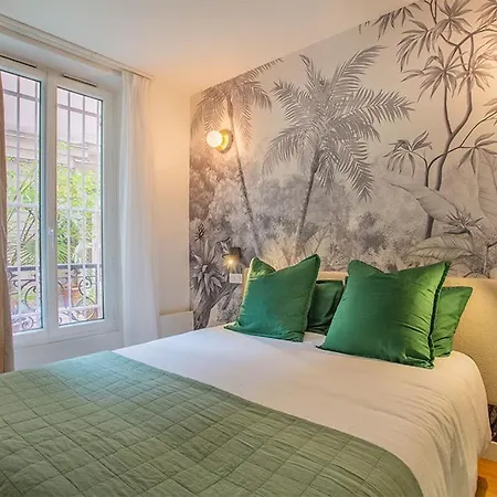 Apartment Montmartre Rochechouart - 1 Bed Paris