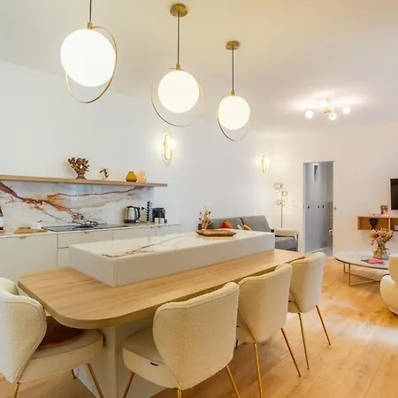Apartment Montmartre Rochechouart - 1 Bed *