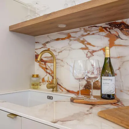Montmartre Rochechouart - 1 Bed *