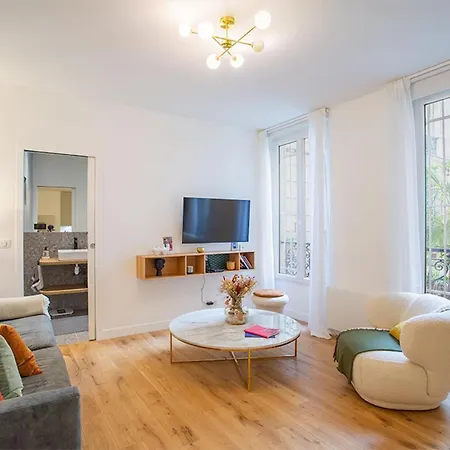 Apartment Montmartre Rochechouart - 1 Bed *