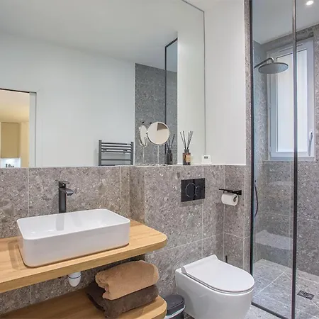 Montmartre Rochechouart - 1 Bed Apartment Paris