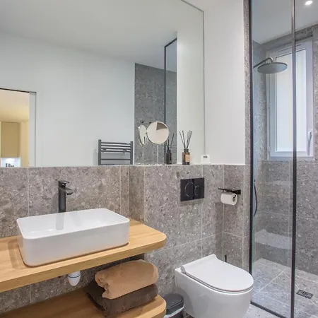 Apartment Montmartre Rochechouart - 1 Bed