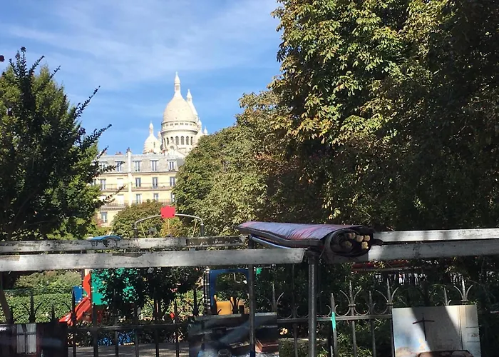 Montmartre Rochechouart - 1 Bed Sleeps 2 Paris
